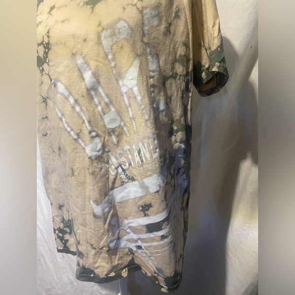 Up cycled Sky deck ledge tshirt - Picture 2 of 4